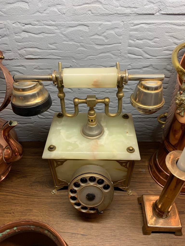 Lot antiek en brokant, Ophalen