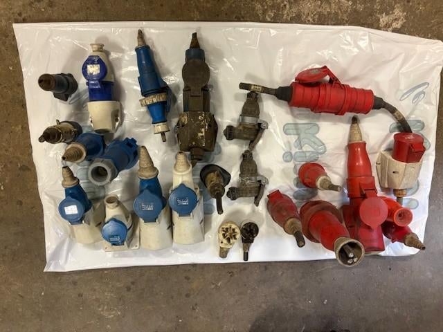 Prises de courant, Bricolage & Construction, Enlèvement, Comme neuf, Prise de courant