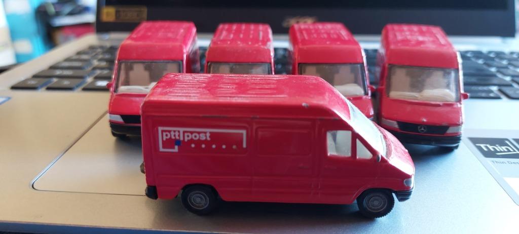 H0LK 0929 MERCEDES-BENZ VANS PTT FLEET 1:87., Envoi, Utilisé, Voiture, SIKU