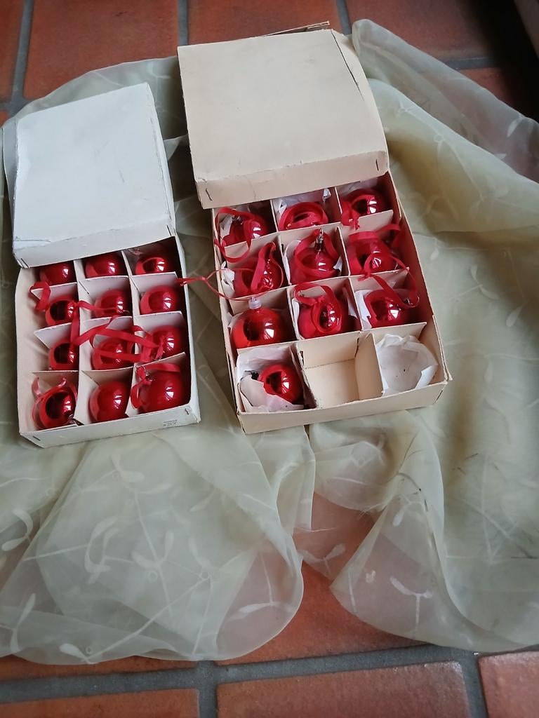 Vintage rode glazen kerstballen jaren 60 originele doos 15 e, Diversen, Ophalen of Verzenden
