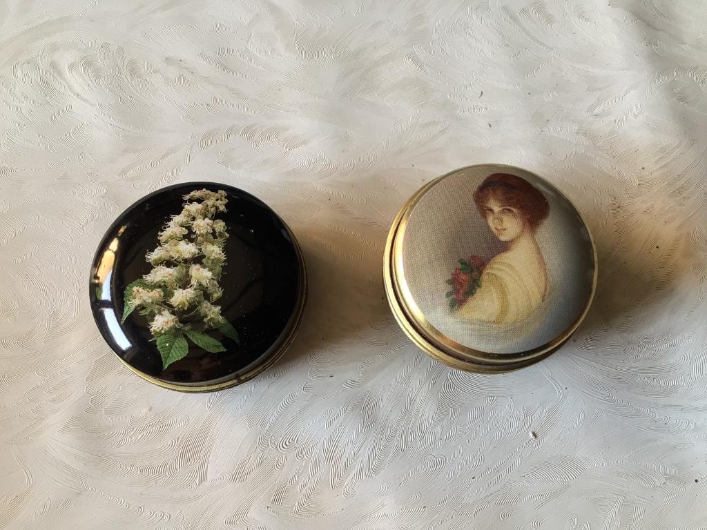 2 boîtes à pilules pour médicaments, boîtes en étain, Collections, Enlèvement