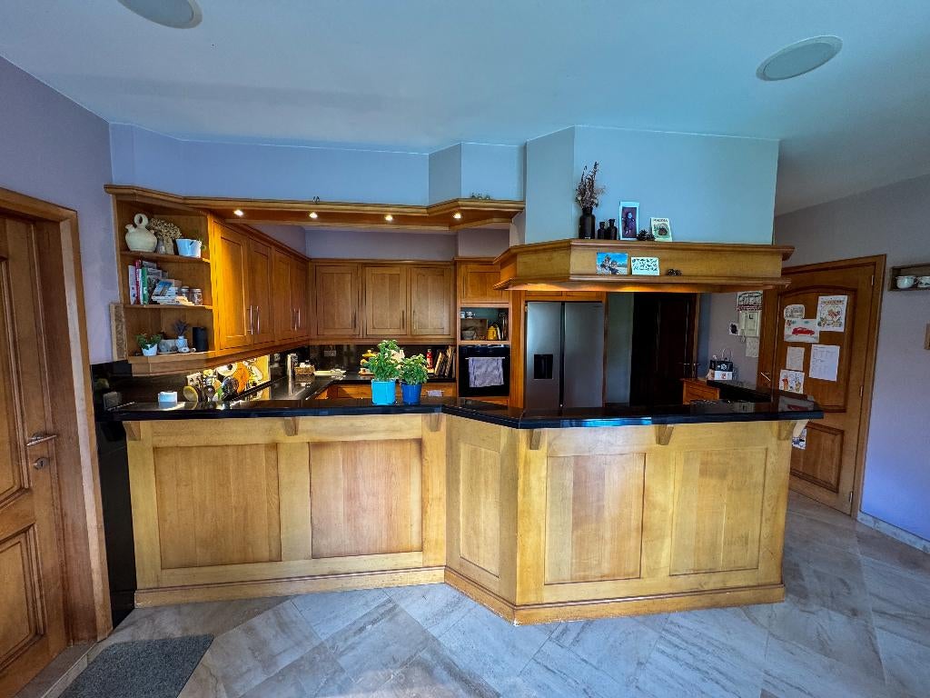 Volhouten keuken in kersenhout met granieten aanrecht, Maison & Meubles, Cuisine | Cuisines complètes, Utilisé, Cuisine en U, Noir