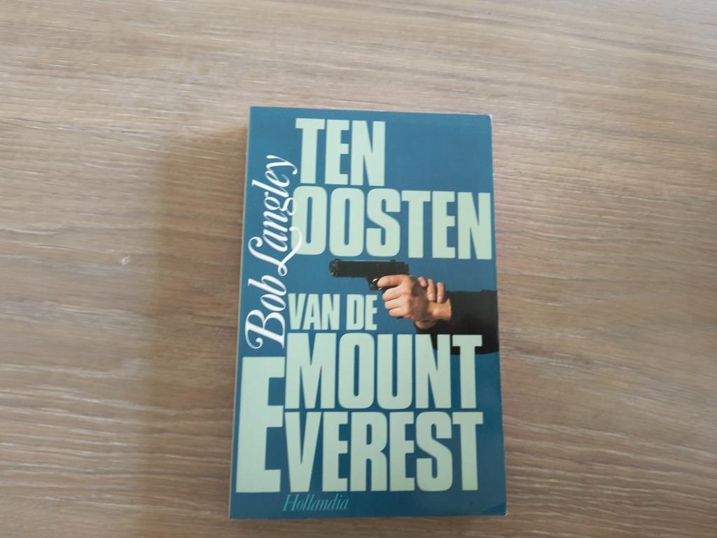 Ten oosten van de Mount Everest (Bob Langley), Ophalen