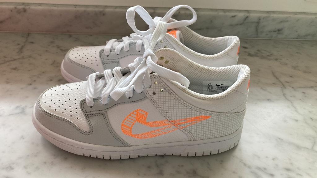 NIKE Dunk Low SE 3D Swoosh white/grey, Ophalen, Jongen of Meisje, Schoenen, Nieuw