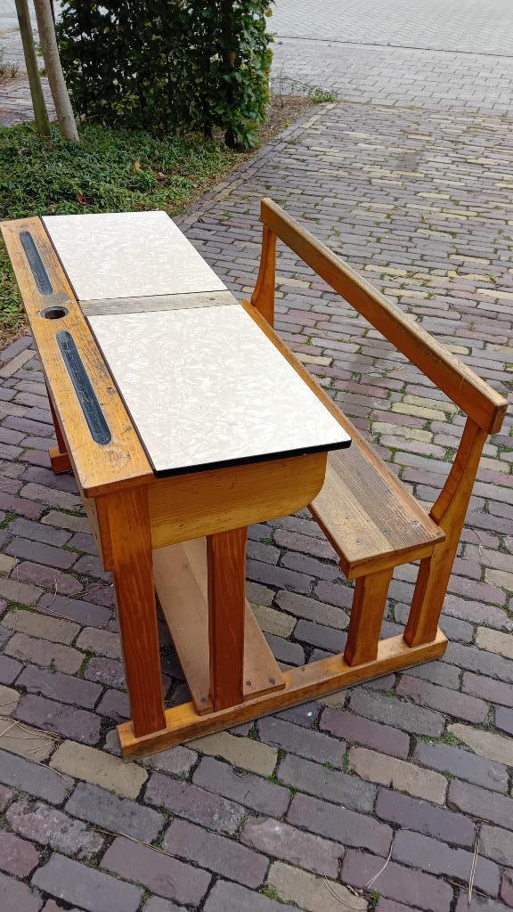 Schoolbank, Enlèvement, Utilisé