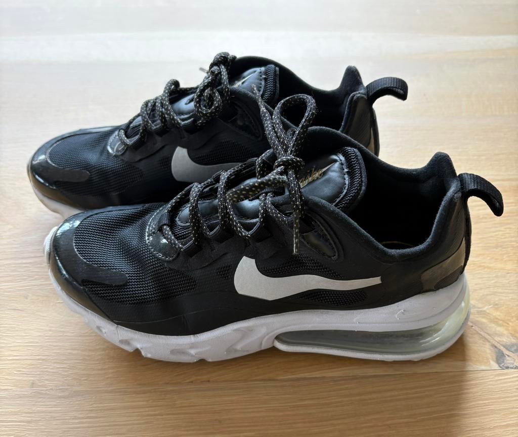 Zwarte sportschoenen Nike Air Max 270 React, Ophalen of Verzenden, Zo goed als nieuw, Hardlopen, Hardloopschoenen