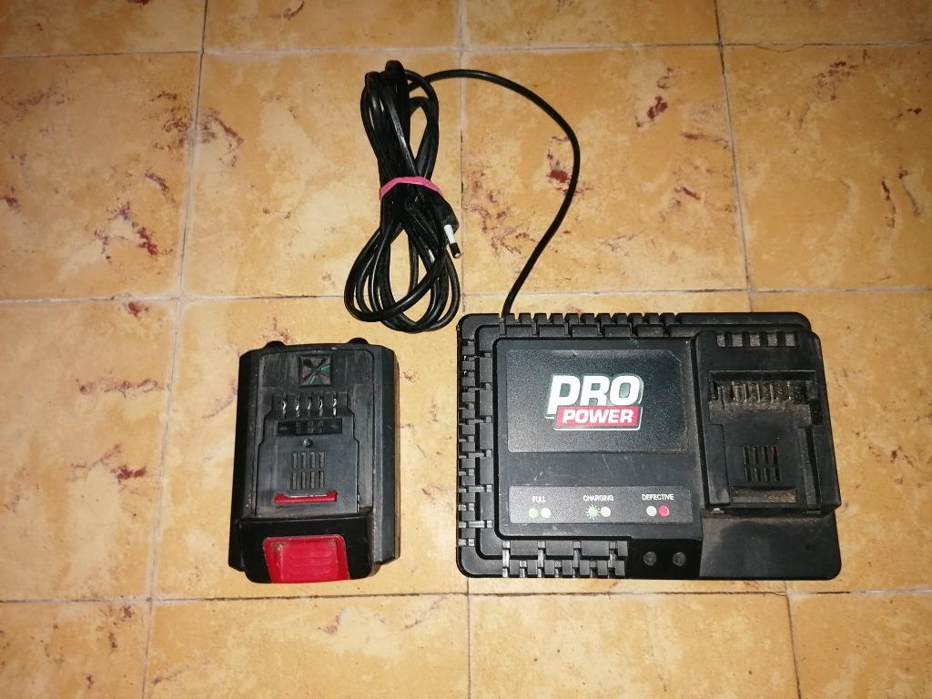 Power plus opladers en batterijen, Ophalen of Verzenden, Gebruikt