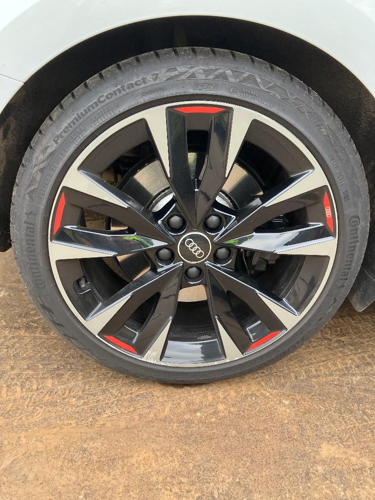 Jantes avec pneu Audi S3 d'origine, Autos : Pièces & Accessoires, Pneus et Jantes, Véhicule de tourisme, Pneus été, 18 pouces
