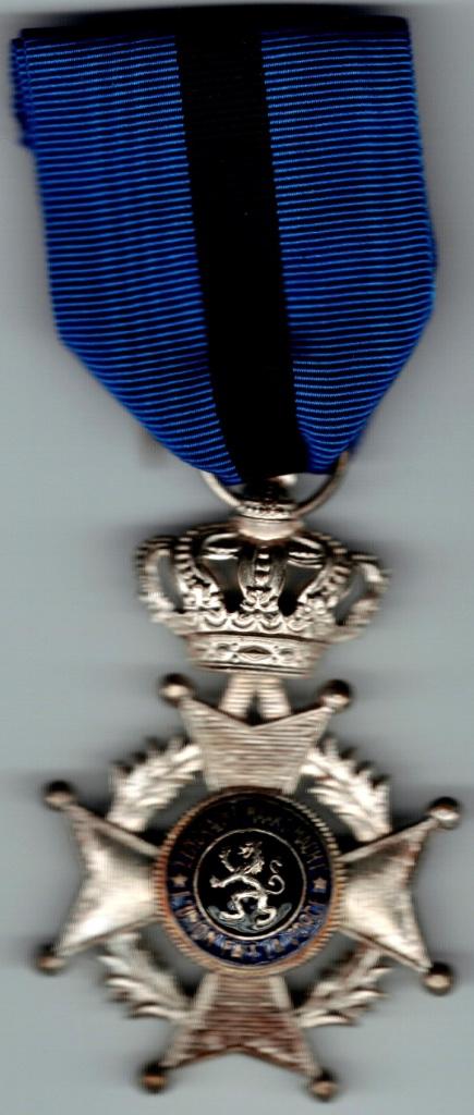 Medaille Ridder in de orde van Leopold II, Verzamelen, Verzenden, Overige soorten, Lintje, Medaille of Wings
