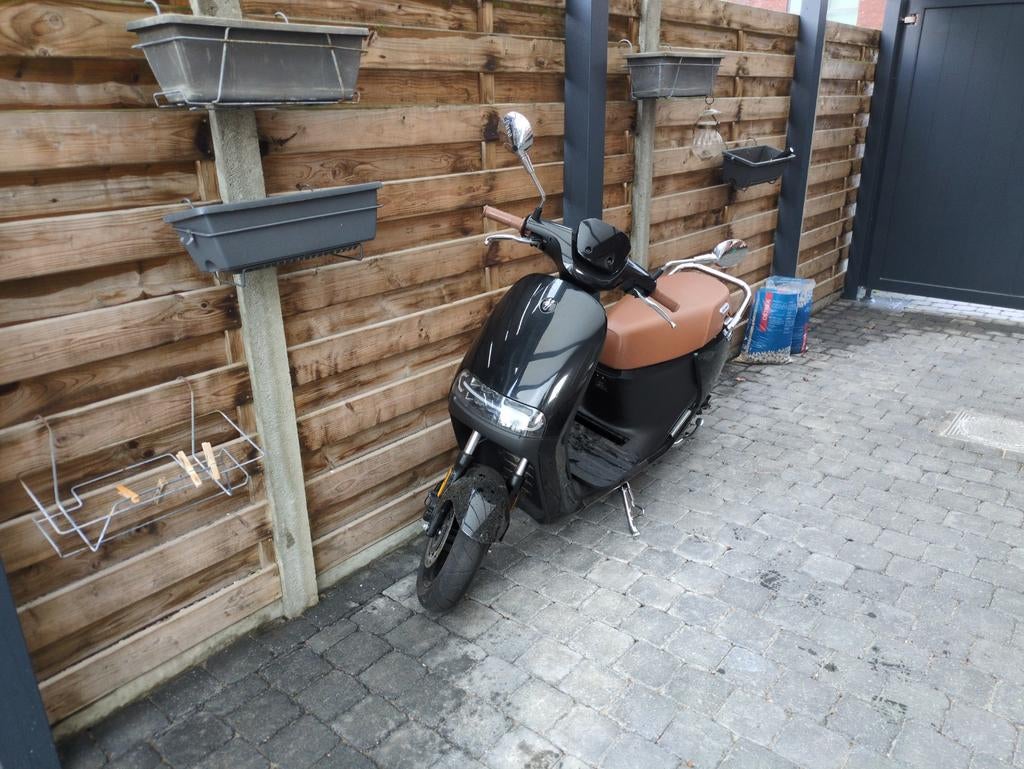 scooter SEGWAY E125S kmstand 4700 bouwjaar 2024, Fietsen en Brommers, Ophalen, Elektrisch, Segway, Klasse B (45 km/u)