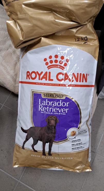 Royal Canin Labrador - 12kg, Dieren en Toebehoren, Ophalen