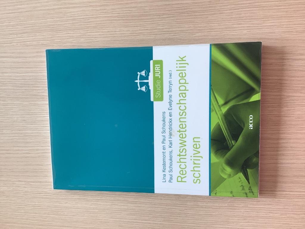 Rechtswetenschappelijk schrijven, Enlèvement ou Envoi, Neuf, Enseignement supérieur professionnel, Acco