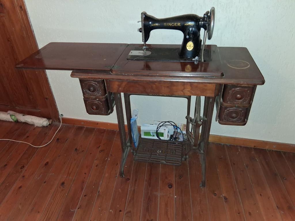 Machine à coudre singer à pédale, Antiquités & Art, Enlèvement