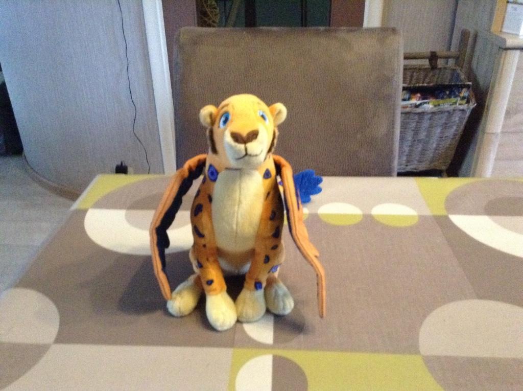 Disney Elena of Avalor Skylar pluche character (25 cm), Ophalen of Verzenden, Zo goed als nieuw, Overige typen