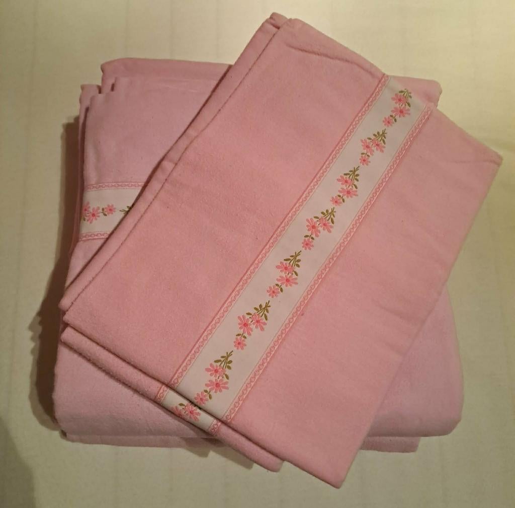 2 lakens + 2 flanellen kussenslopen, Huis en Inrichting, Ophalen, Gebruikt, Tweepersoons, Roze