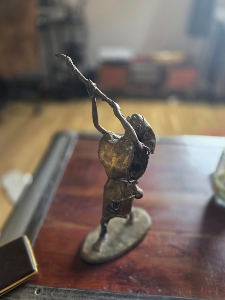 Statue africaine en bronze, Enlèvement, Bronze