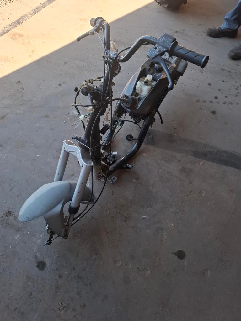 Frame peugeot ludix zonder papieren, Fietsen en Brommers, Scooters | Peugeot, Ophalen, Ludix