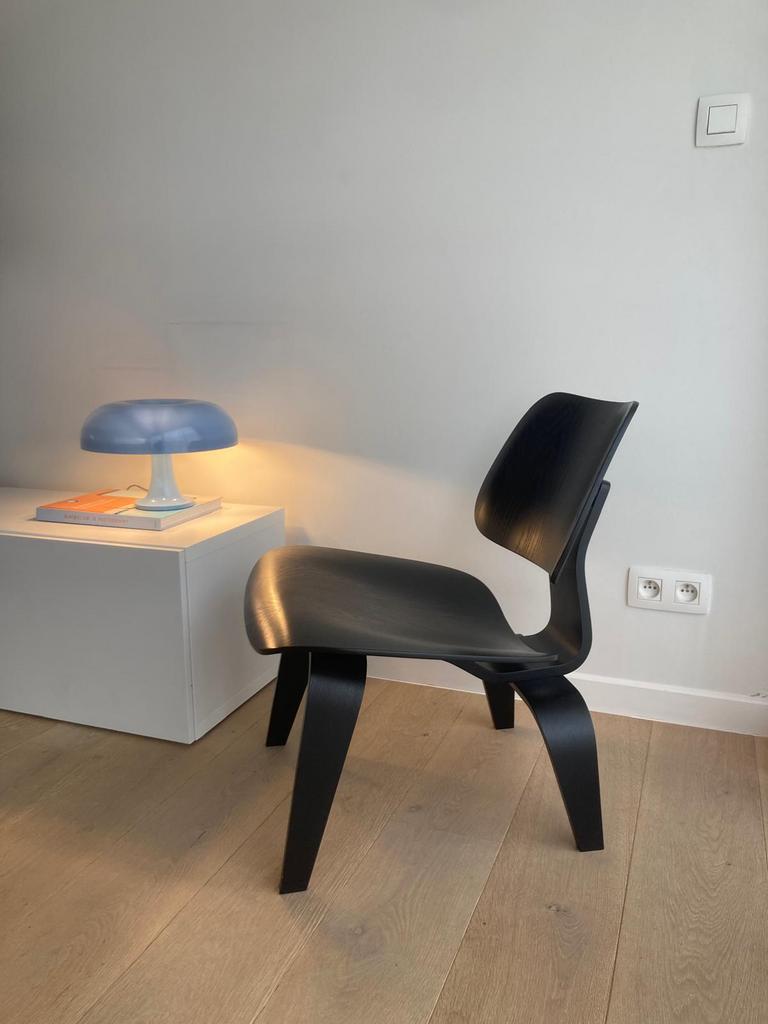 Eames LCW, Modern design, Zwart, Zo goed als nieuw, No@mail.be