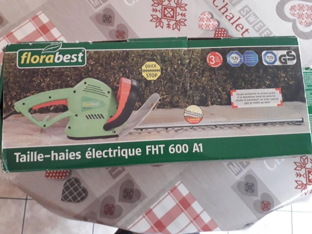Taille haie electr. Florabest FHT 600 A1 Neuf dans sa boite., Jardin & Terrasse, Taille-haies, Enlèvement, Neuf, Électrique, FLORABEST