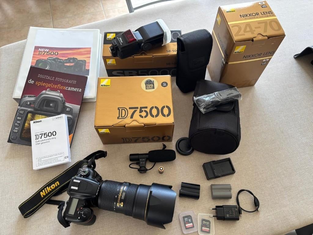 Nikon D7500 + Nikon AF-S 24-70 1/2.8 ED VR + NIKON SB5000, TV, Hi-fi & Vidéo, Appareils photo numériques, Comme neuf, Enlèvement