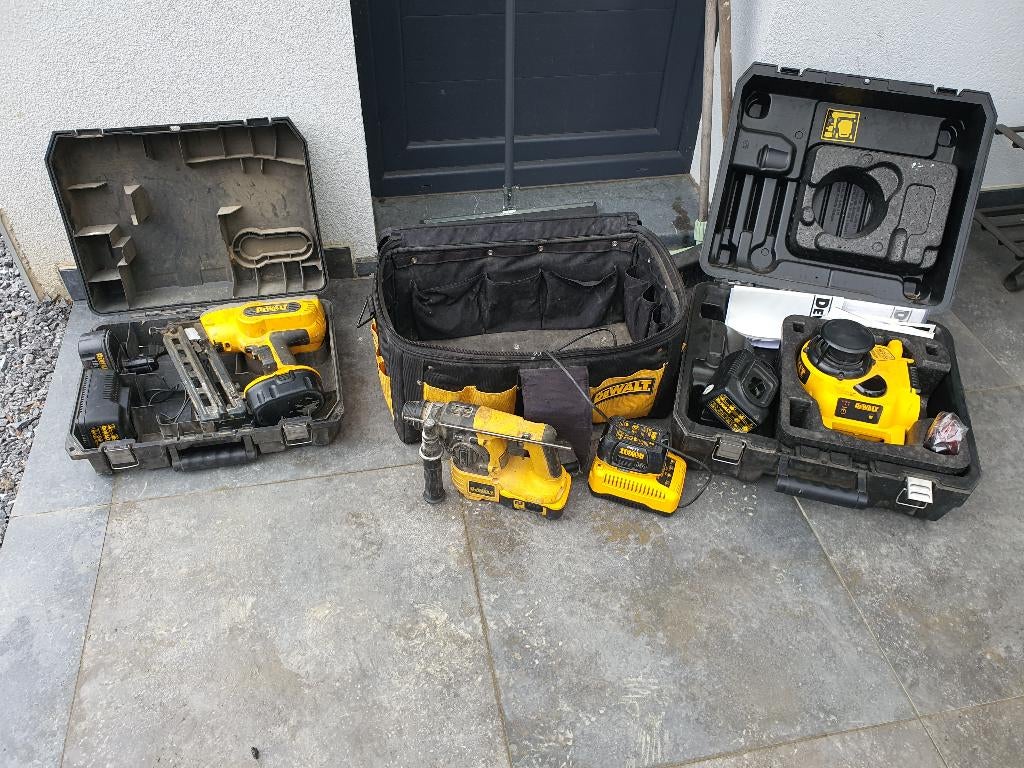 ensemble Perceuse et casseuse DEWALT 18 V SDS, pistolet, Marteau perforateur et/ou Marteau piqueur, Enlèvement, Utilisé, 600 watts ou plus