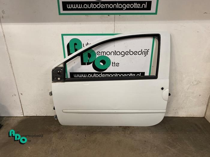 Portier 2Deurs links van een Renault Twingo (Twingo 07-) (DV, Gebruikt, -, -, Ophalen of Verzenden