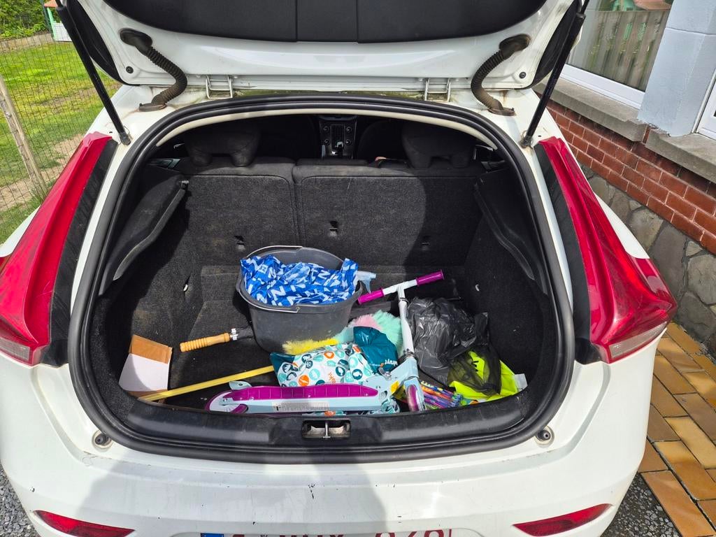 Volvo t2 2015 1900 2l, Auto's, Volvo, Voorwielaandrijving, Stof, USB, Wit