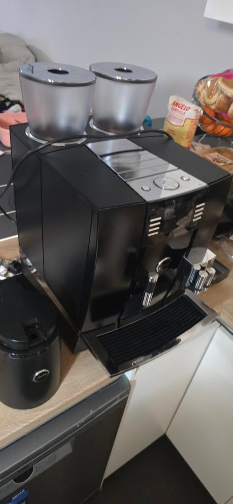 JURA GIGA X8c professionnel, Electroménager, Cafetières, Enlèvement
