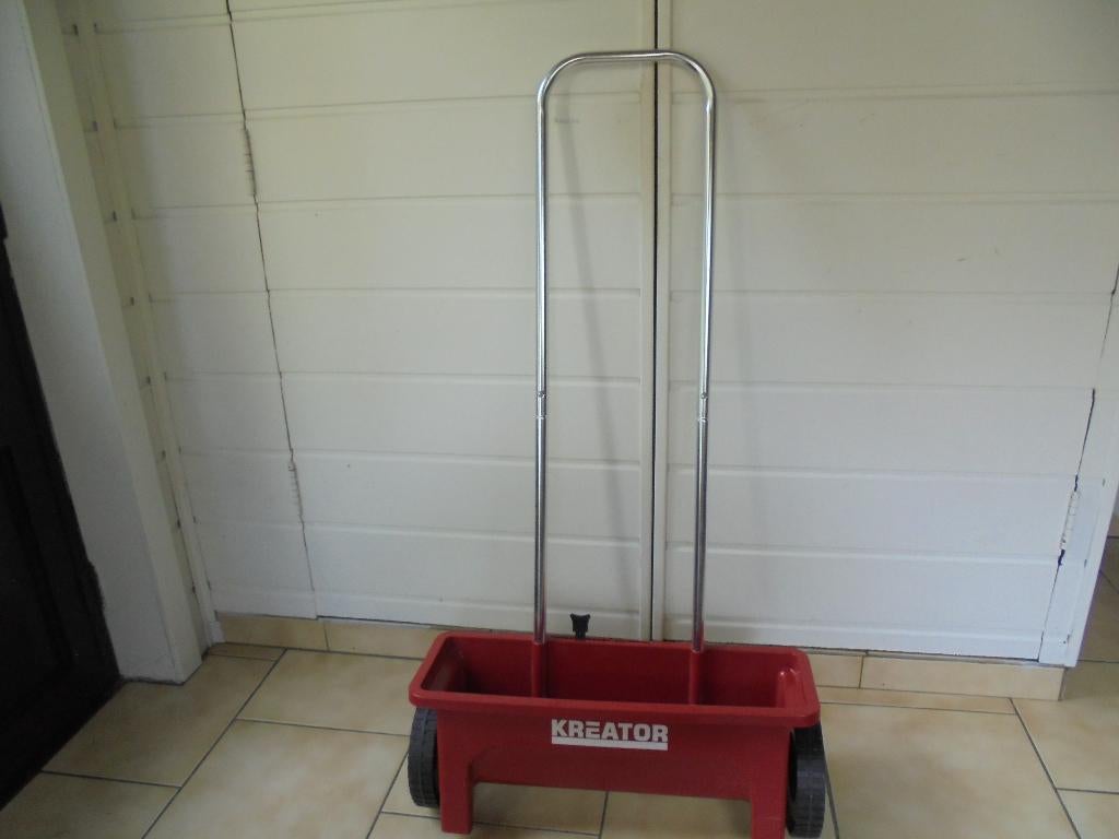 strooiwagen in nieuwe staat, Tuin en Terras, Hand-tuingereedschap, Ophalen, Zo goed als nieuw