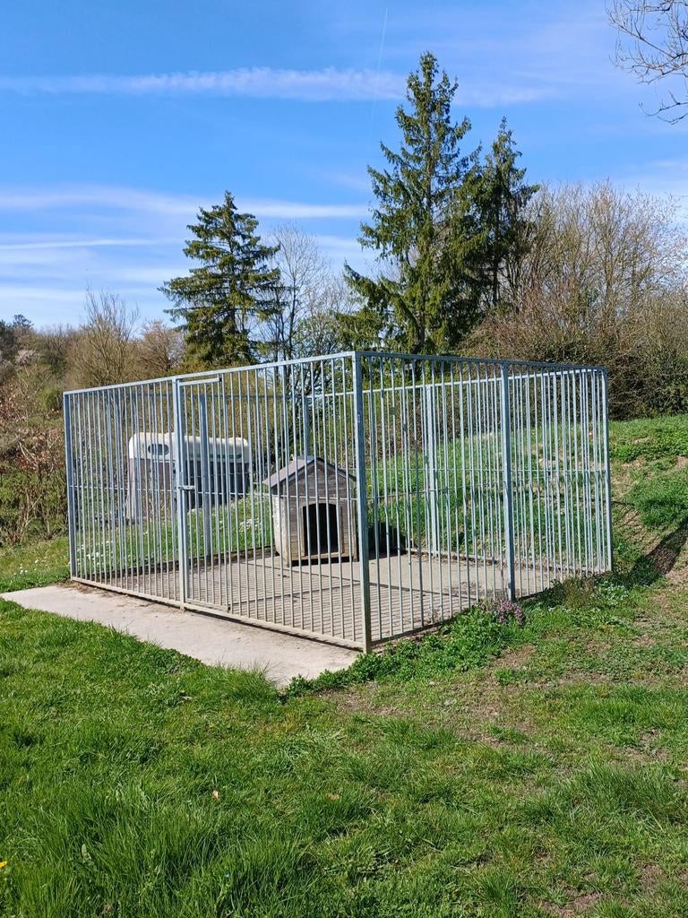 Chenil pour chien de 12m2 4m3m en galvanisé, Animaux & Accessoires, Comme neuf, Enlèvement, 100 cm ou plus, Chenil chien