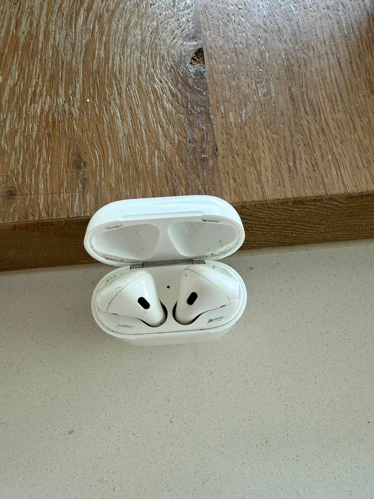 AirPods 2 – €40 – 1 oortje defect, Télécoms, Téléphonie mobile | Écouteurs, Enlèvement, Ne fonctionne pas