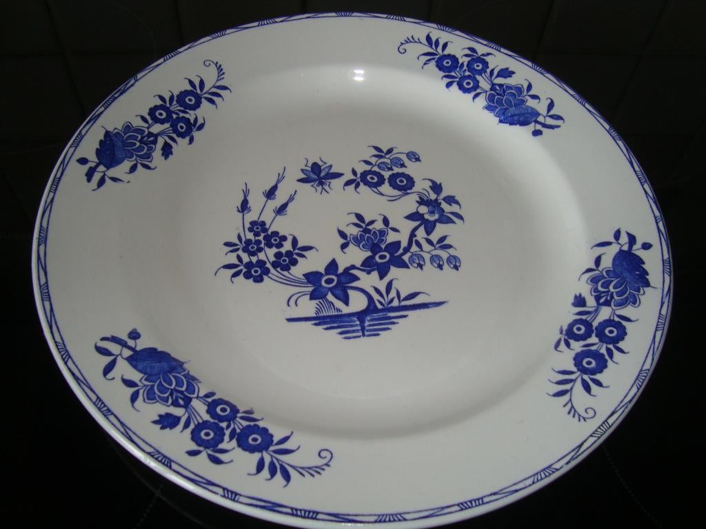 Ronde schotel Boch, decor Grand Bouquet., Antiek en Kunst, Antiek | Schalen, Ophalen