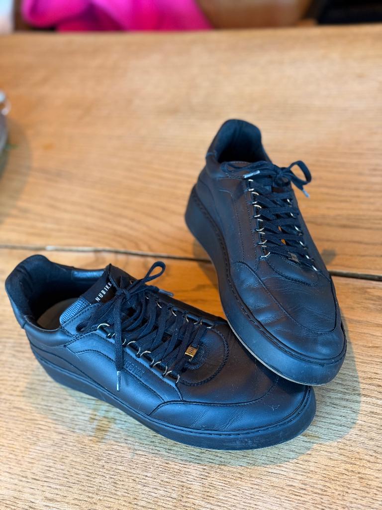 Te koop: Nubikk sneakers zwart leer maat 41/42 heren., Nubikk, Enlèvement ou Envoi, Comme neuf, Baskets