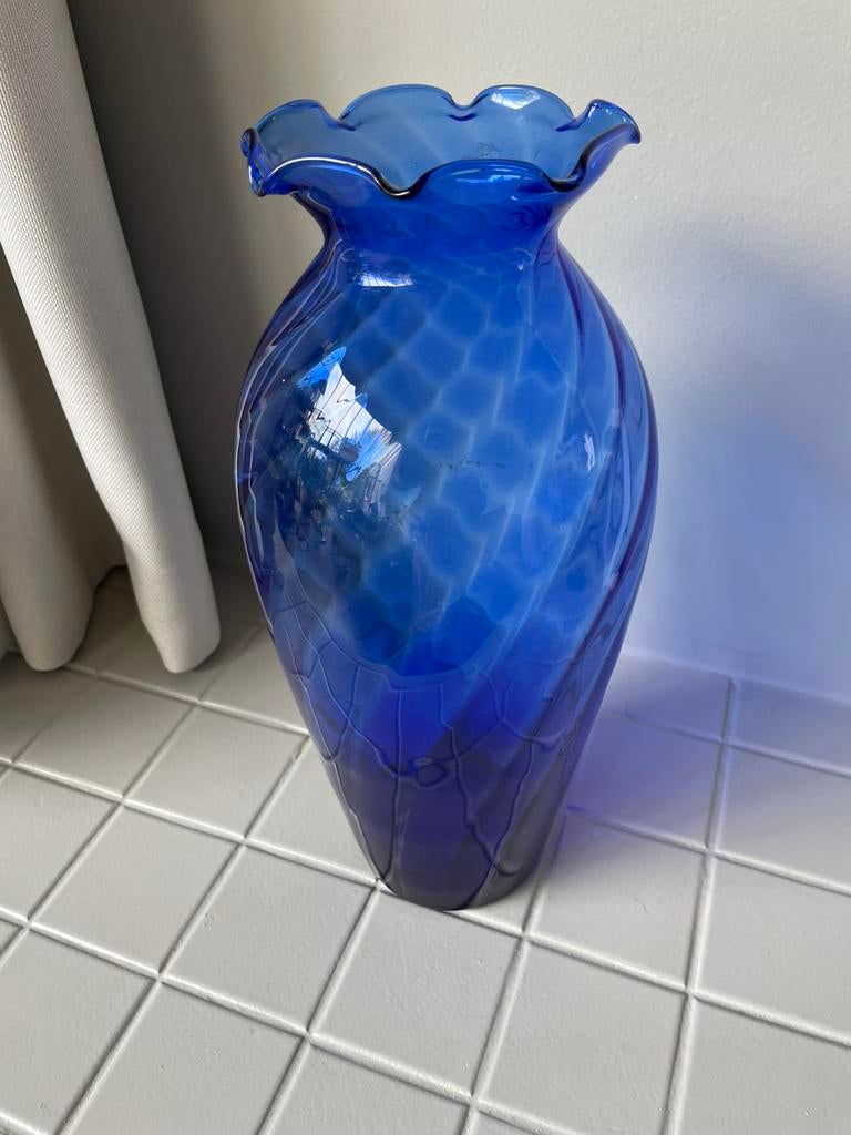 Blauwe vaas, Verzenden