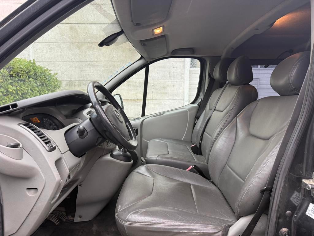 Opel Vivaro 2.5 CDTI - Automaat - 135.000 KM - LONG - 6 zit, Auto's, Bedrijf, 6 zetels, 107 kW, Euro 4