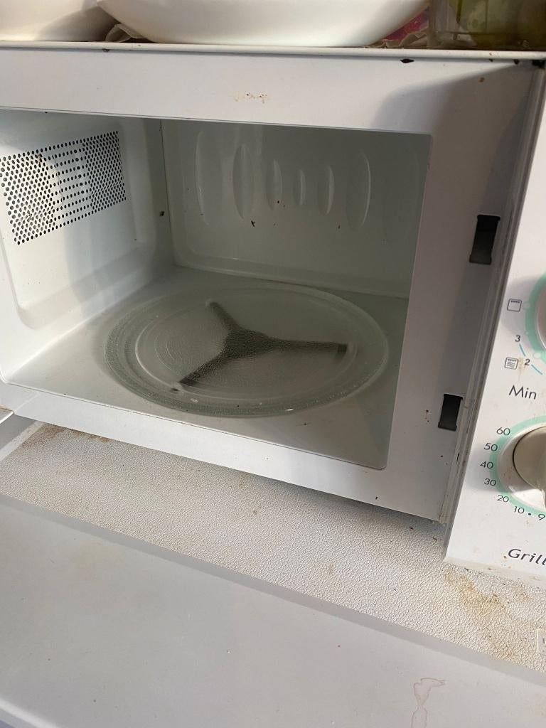 Micro-ondes, Electroménager, Micro-ondes, Comme neuf, 45 à 60 cm, Gril, Enlèvement
