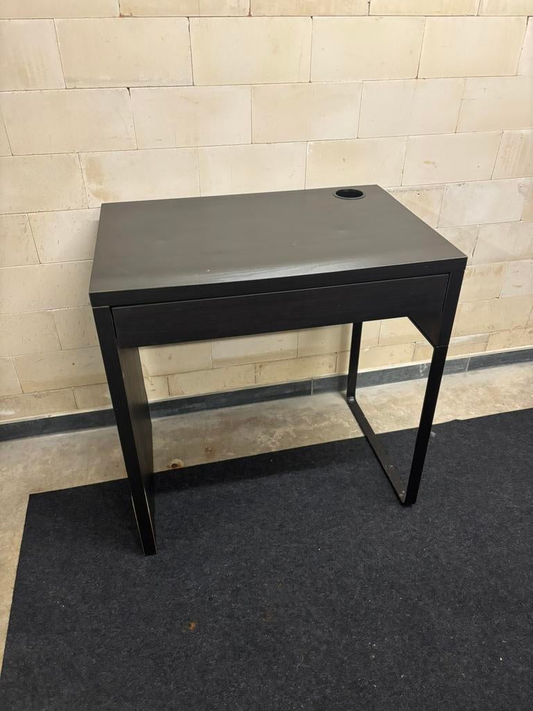 Ikea bureau + stoel, Ophalen, Zo goed als nieuw