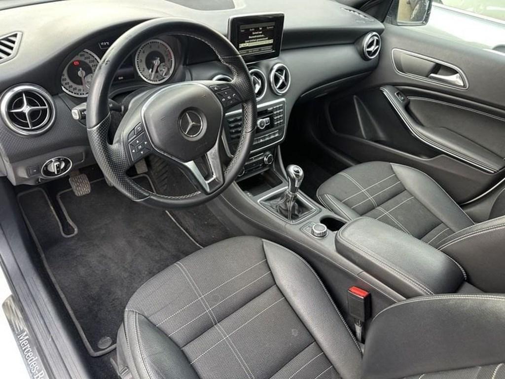 Mercedes-Benz A URBAN 93275 km  ,Xenon+LED,NAVI, zeer mooi,, Auto's, Mercedes-Benz, 90 kW, 122 pk, Wit, Bedrijf