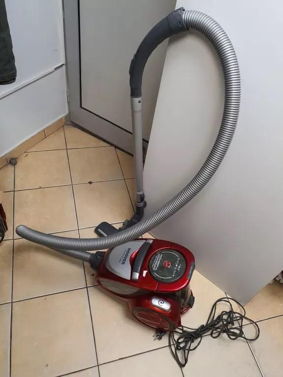 Krachtige Stofzuiger, 1600 à 2000 watts, Aspirateur, Réservoir, Comme neuf