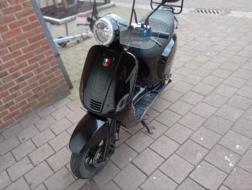 Gts Toscana dynamiek, Fietsen en Brommers, Zo goed als nieuw, Benzine, Ophalen, Overige merken