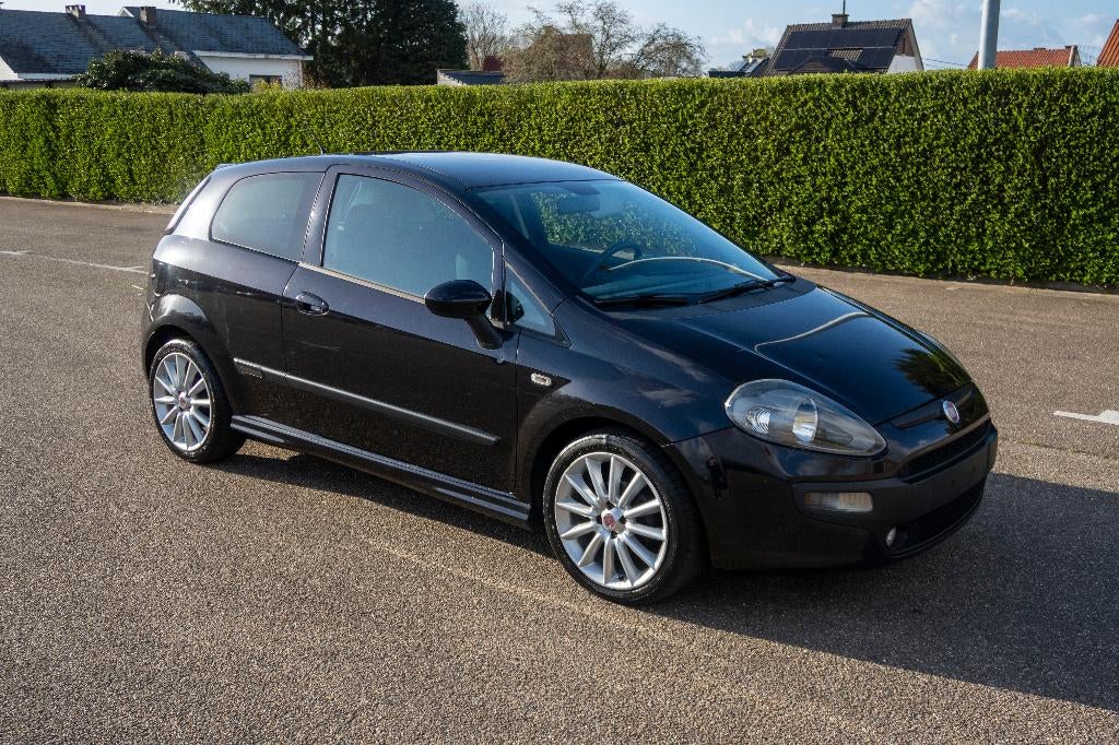 Fiat Punto EVO 1.3 MultiJet 2011 Version-Racing, Achat, Particulier, 1199 kg, Tissu