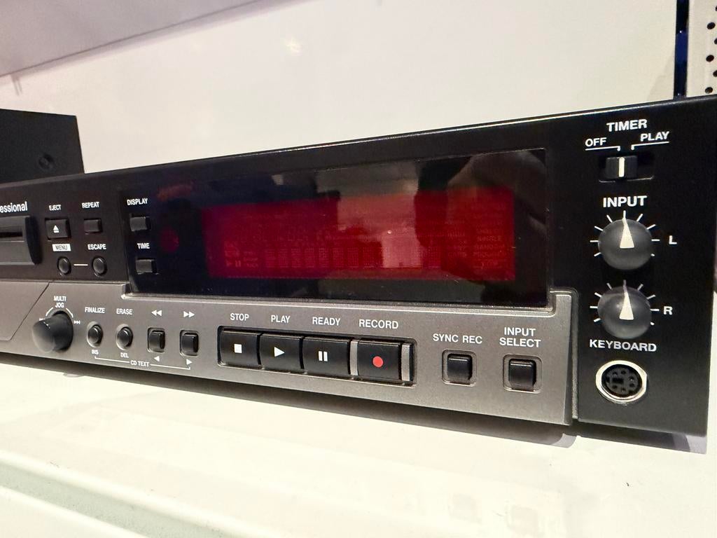 Enregistreur CD professionnel Tascam CD-RW900SL comme neuf, TV, Hi-fi & Vidéo, Appareils professionnels, Comme neuf, Audio, Enlèvement ou Envoi