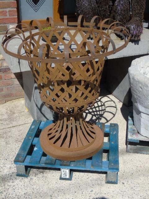 hoge roestige smeedijzeren plantenbak... XXL, Tuin en Terras, Ophalen, Nieuw