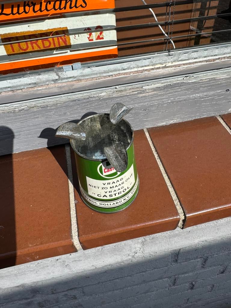 Ancien cendrier/bidon d'huile publicitaire Castrol, Collections, Enlèvement ou Envoi, Utilisé, Ustensile
