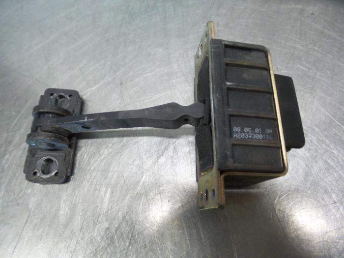 Deurvanger 4Deurs links-achter van een Mercedes C-Klasse (C-, Gebruikt, -, Ophalen of Verzenden, -