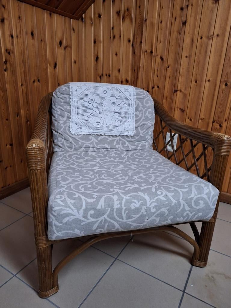 Rotan fauteuil met kussen, Comfortabel & Decoratief, Antiek en Kunst, Ophalen
