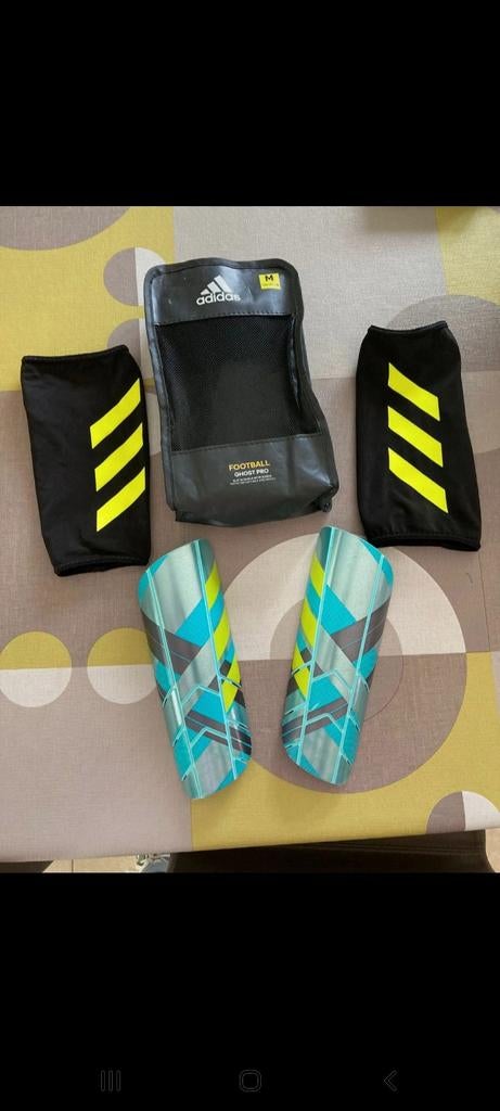 Protége tibia Adidas taille M, Sports & Fitness, Taille M, Enlèvement