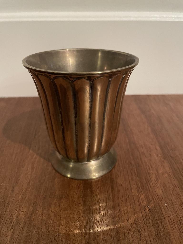 Vintage beker in zilver koper‑legering – geribd, Antiek en Kunst, Ophalen of Verzenden, Zilver