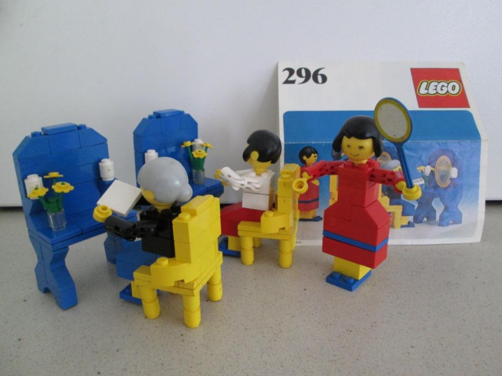 Vintage lego nr. 296 kapsalon met 3 mannetjes 2 kaptafels en, Kinderen en Baby's, Speelgoed | Duplo en Lego, Gebruikt, Lego, Complete set