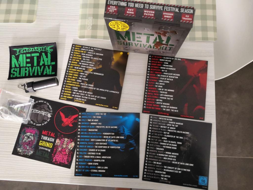 METAL SURVIVAL KIT (3 CD + 1 DVD + extra's), Ophalen of Verzenden, Zo goed als nieuw, Boxset